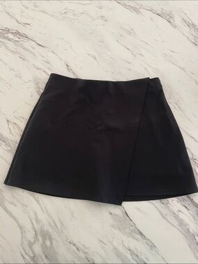 American Eagle Black Skirt With Built in Shorts